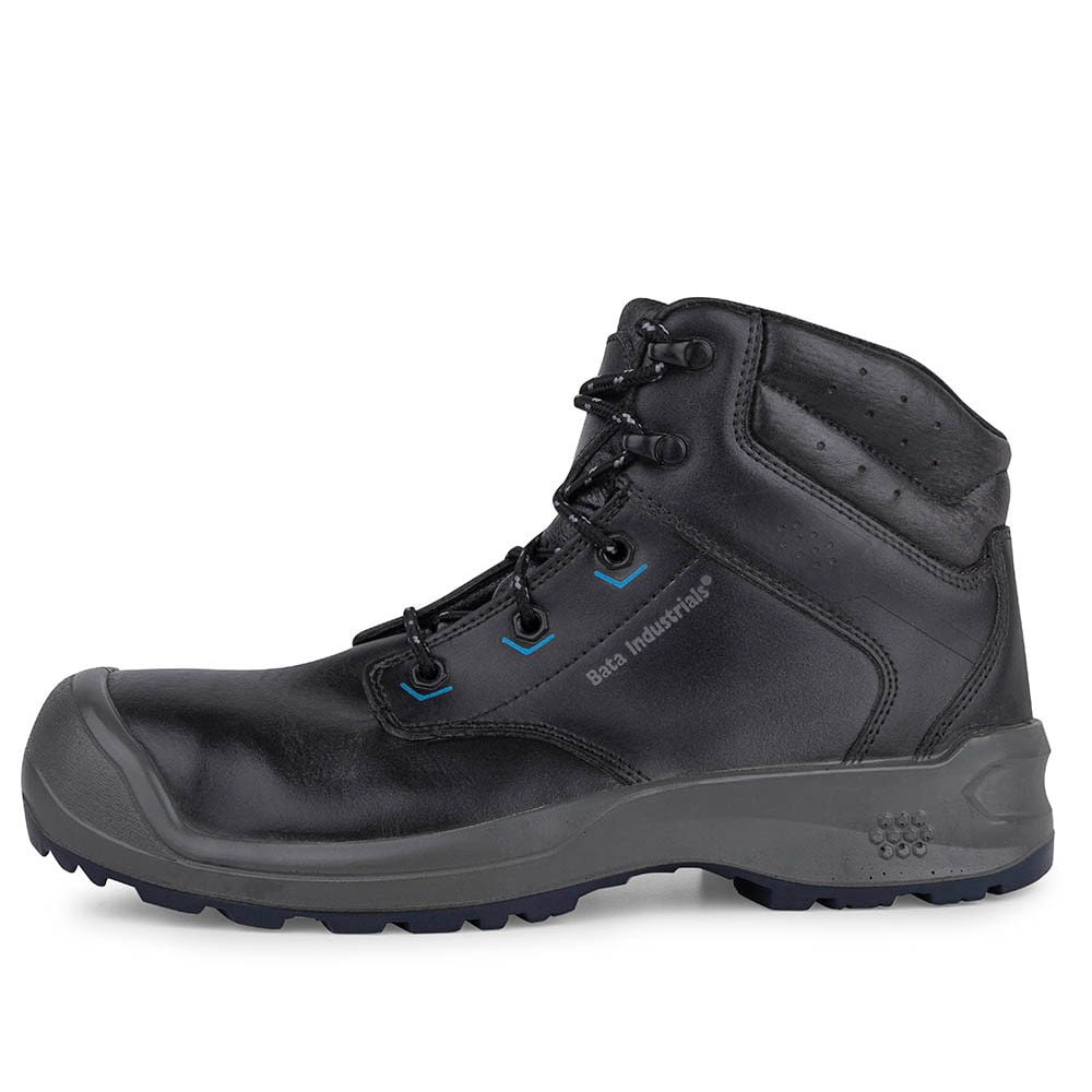 Botín Bata Industrials Pioneer 8056967 negro, foto comercial exacta del modelo con sobrepunta y detalles azules, talla ilustrada no identificada