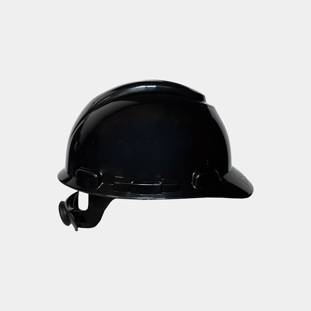 Casco Clute Stark negro con suspensión ratchet; fotografía del color exacto, sin accesorios adicionales.